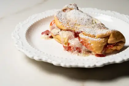 Jimmy's Kitchen Hong Kong Strawberry Omelette Dessert
