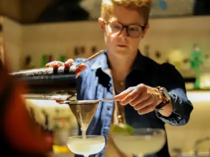 guy doing cocktail masterclass