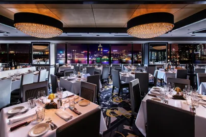 mortons steakhouse hong kong dining area