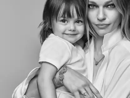 mother and daughter in greyscale