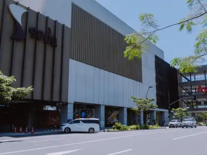 Seda Manila Bay Facade