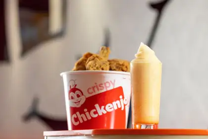 Refreshing calamansi iced tea