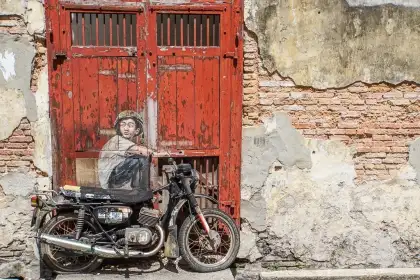 Ernest Zacharevic art piece in George Town