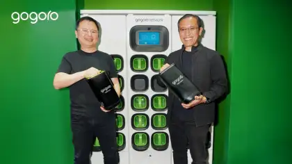Ming-I Peng, Chief Product Officer of Gogoro Taiwan and Gogoro Philippines CEO Bernie Llamzon,