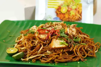mee goreng mamak on a banana leaf
