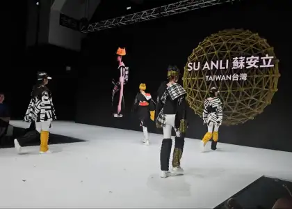Su Anli Designs on Runway