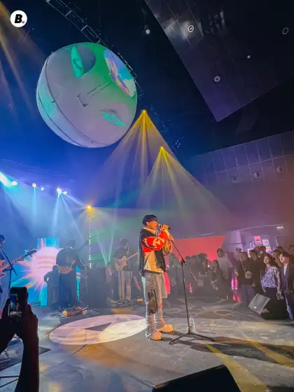 Maki performs "Dilaw"