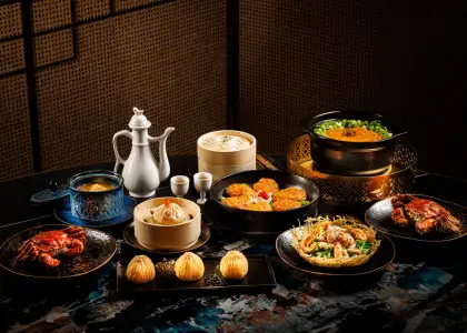 Mott 32 Hairy Crab Menu with 10 Dishes