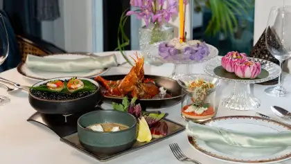 Moonlit Loy Krathong Celebration at Benjarong