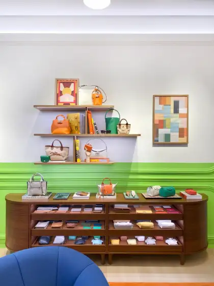 Longchamp SOGO Kai Tak Boutique