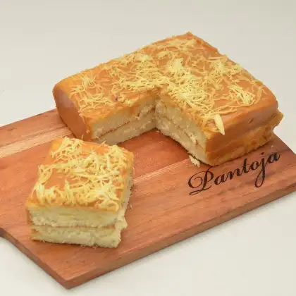 Yema cake from Panaderia Pantoja