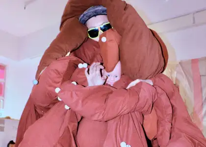 Crying non-stop, 2022