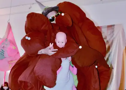 Crying non-stop, 2022