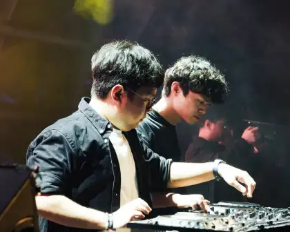 NIGHTSHIFT raised the roof at Cove Manila during their set at &FRIENDS Day 2