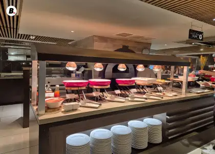 The Omelet / Eggs station is one of the stations at Mequeni Live, offering different ways to cook your eggs and other breakfast viands.