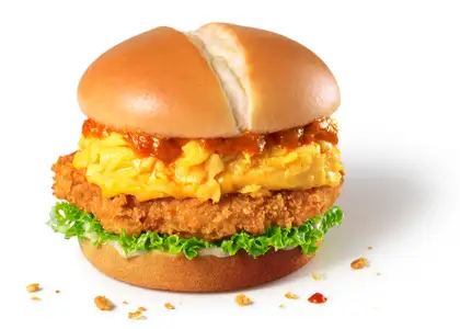 The Chilli Crab Chicken Burger is the typical McDonald's Chicken Burger, with JUMBO Seafood's Chilli Crab Sauce