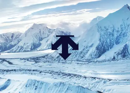 A poster for DESCENTE in Galaxy Macau