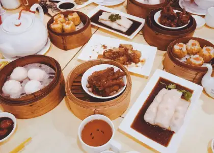 A selection of Dum Sum like har gow, siu mai