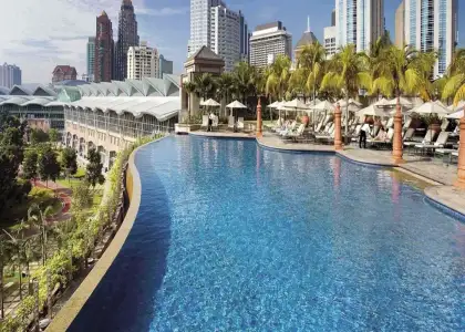 mandarain oriental hotel pool with the overlooking views of the buildings