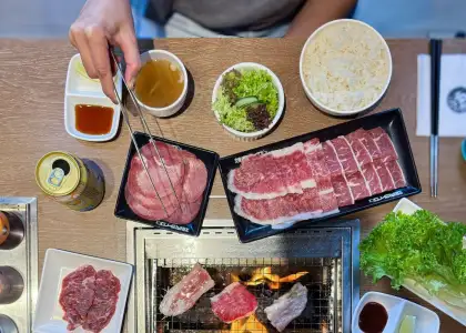 Yakiniku Like solo diner at grill