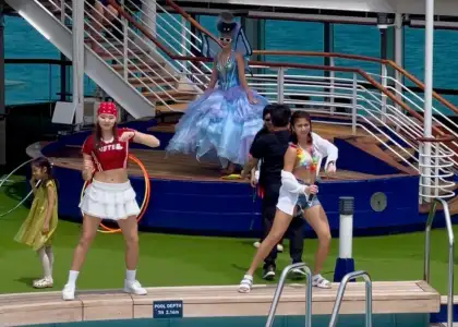 StarCruises’ “Star Voyager” entertainment team hosting pool party