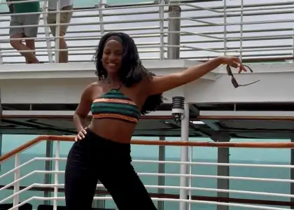 StarCruises’ “Star Voyager” entertainment team member dancing