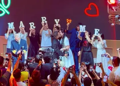 StarCruises’ “Star Voyager” wedding proposal at red carpet night event