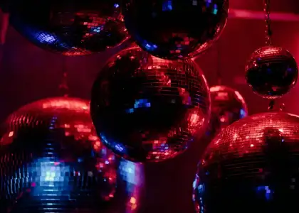 What the inside of a typical underground club looks like