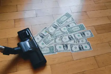 vacuum money
