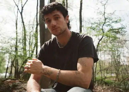 Jeremy Zucker will play on Sunday