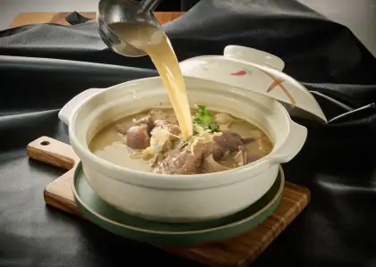 Claypot Peppery Pig Stomach and Pork Trotter Stew