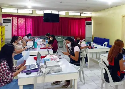 A group of students learning online