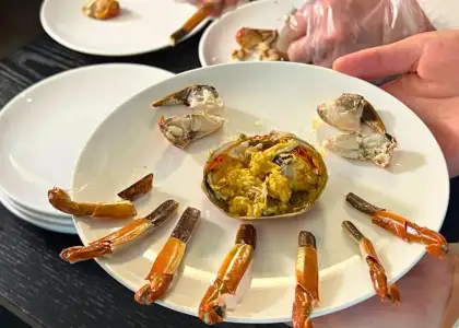 Shanghai hairy crab at Chenglongxing - Yifeng Garden as photographed by The Beat Asia