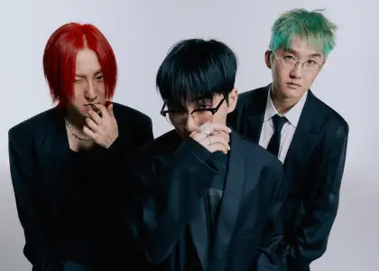 Members of Wave To Earth