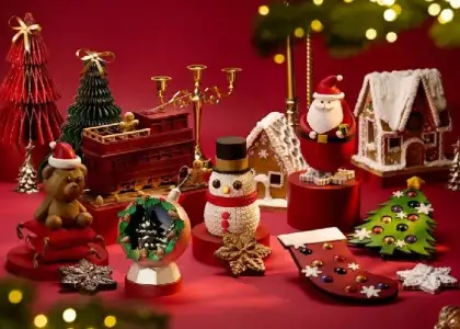 5 The Lobby at Island Shangri-La Christmas Market