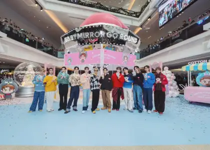 10 ‘BABY MIRROR GO ROUND’ at Festival Walk