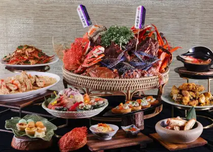 The Market Alaskan King and Global Crab Feast Festive Buffet 1