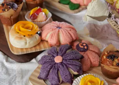 Flower-themed breads for Mother's Day at Pan-onymous BGC