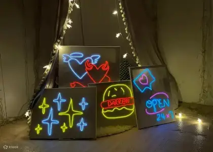 Neon Workshop at Myosotis Flower