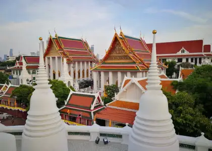 the Wat Prayurawongsawat Worawihan Buddhist Temple