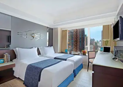 2 Harbour Plaza 8 Degrees hotel room