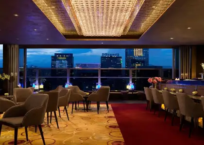 hotel indigo skybarSkybar at Hotel Indigo Hong Kong Island by IHG interior