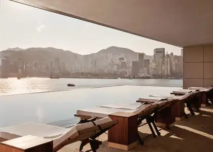 2 Rosewood Hong Kong infinity pool