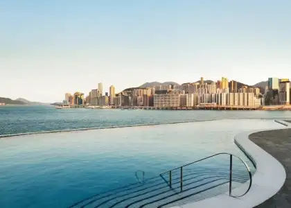 6 Kerry Hotel Hong Kong infinity pool