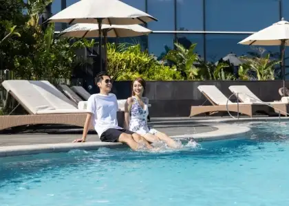 6 Kerry Hotel Hong Kong infinity pool