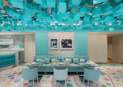 Tiffany & Co. Blue Box Café in Hong Kong at Lee Gardens Three interior