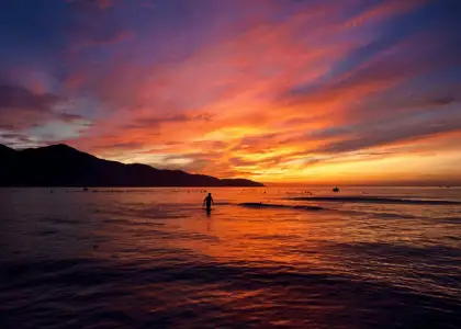 photo of My Khe Beach at sunset from Vietnam Airlines' website