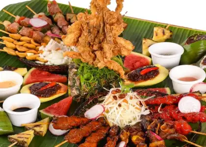 Blackbeard's Seafood Island boodle fight