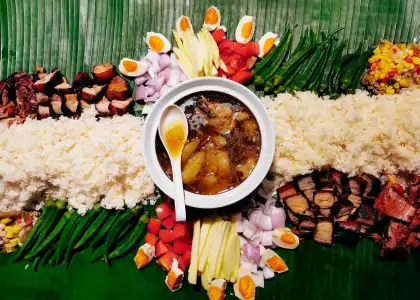 Lola's Kitchen boodle fight