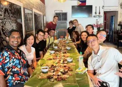 Laguna Filipino Bar & Restaurant boodle fight